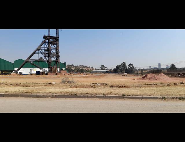 1,225M² WAREHOUSE FOR SALE IN CITY DEEP